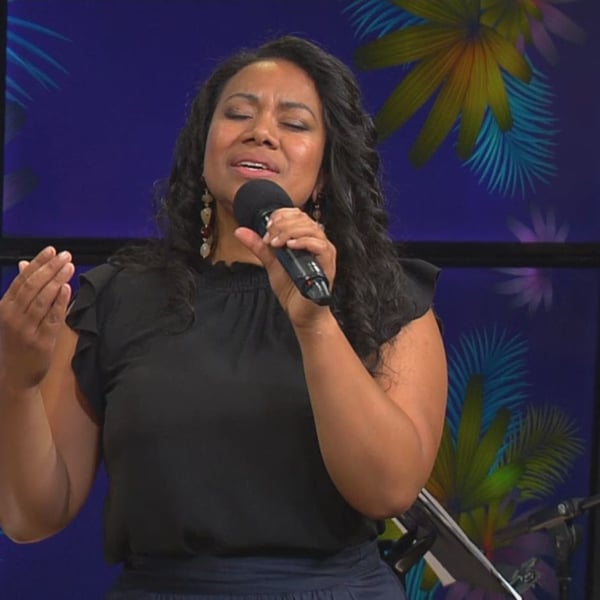 Indira Stewart and Sara-Jane sing His Eye Is On The Sparrow