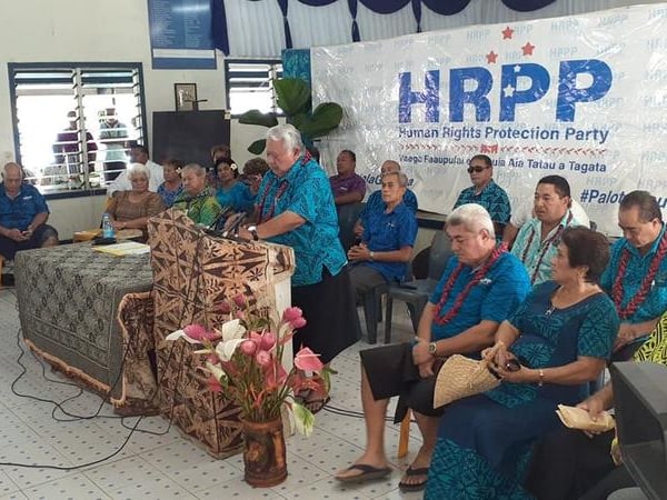 Ex-PM of Samoa issues informal apology over court attacks