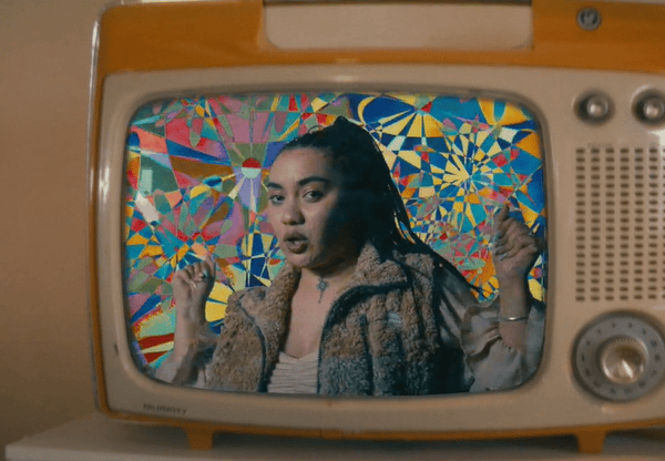 Villette teases new EP with latest track ‘Curious’