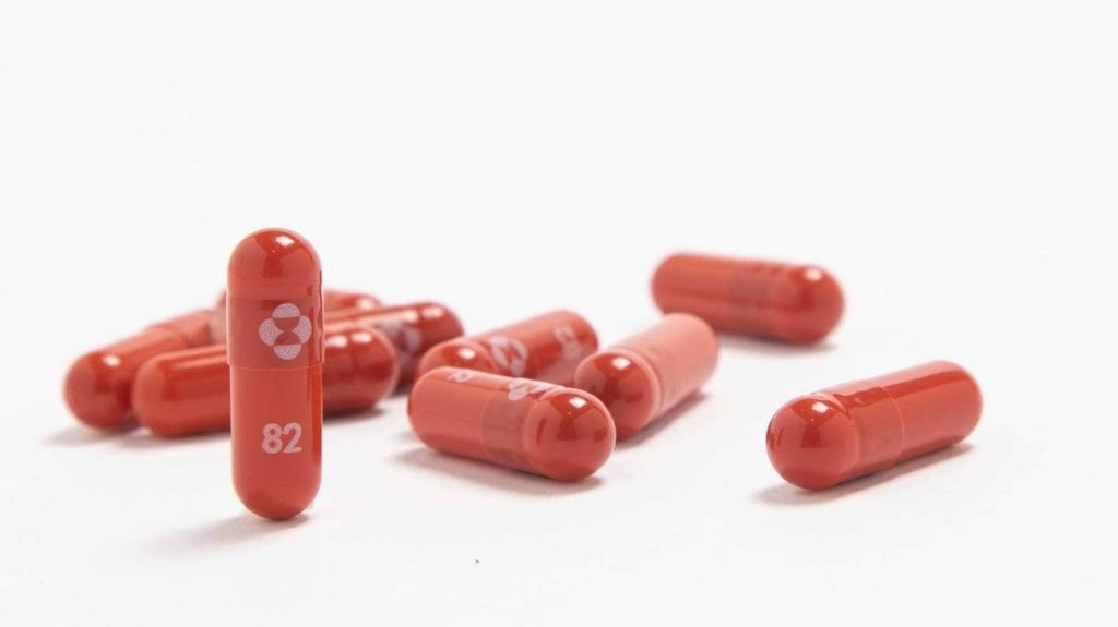 Pharmac is still waiting for MedSafe to formally approve molnupiravir, an oral antiviral treatment for Covid-19. But MedSafe this month gave another antiviral, Pfizer’s Paxlovid, the green light. Photo: AP