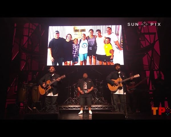 Adeaze live at the 2019 Pacific Music Awards
