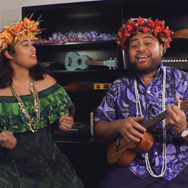 John Pulu and Star Kata sing Te Noo Nei Au by Sunset Special