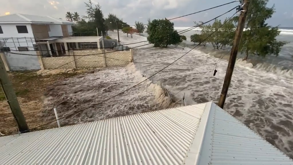Possible tsunami wave breaches Tonga's main island