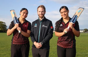 Blackcaps captain awards cricket grant to gifted Tongan sisters