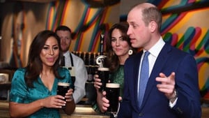 Sene Naoupu shares a toast with the Duke and Duchess of Cambridge