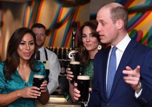 Sene Naoupu shares a toast with the Duke and Duchess of Cambridge