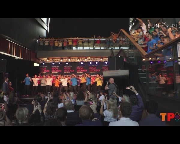 Hugh Jackman & Keala Settle perform with Oceanian Voices Choir + Haka
