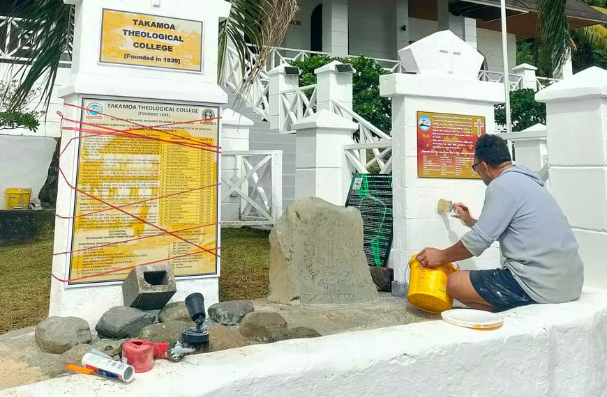 Rarotonga kicks off 200-year Christian celebration with waterfront re-enactment