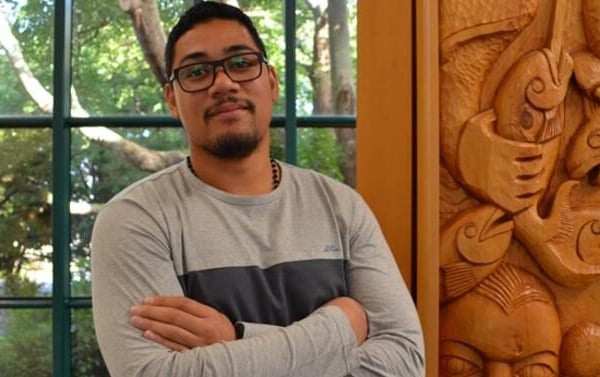 Samoan male nurse receives Young Nurse of the Year Award