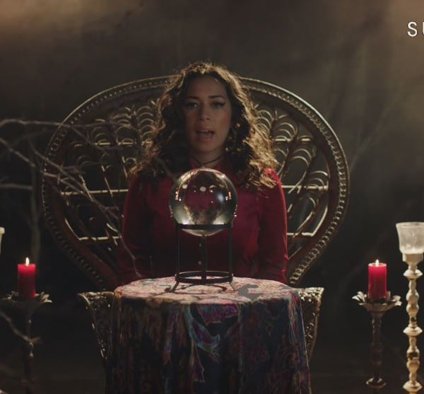 Sultry songstress Lou’ana casts her spell