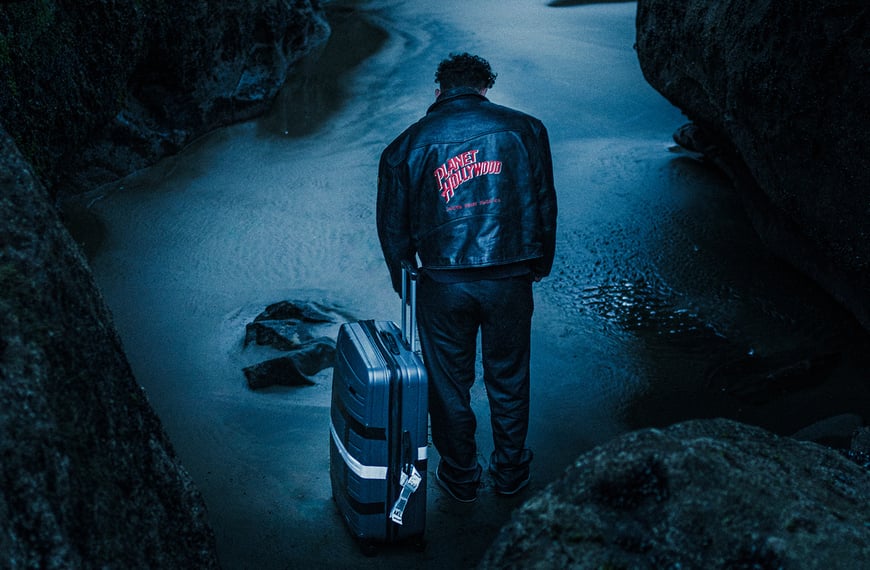 Award winning R&B artist Sam V returns with his 7-track project, You Left Your Things here
