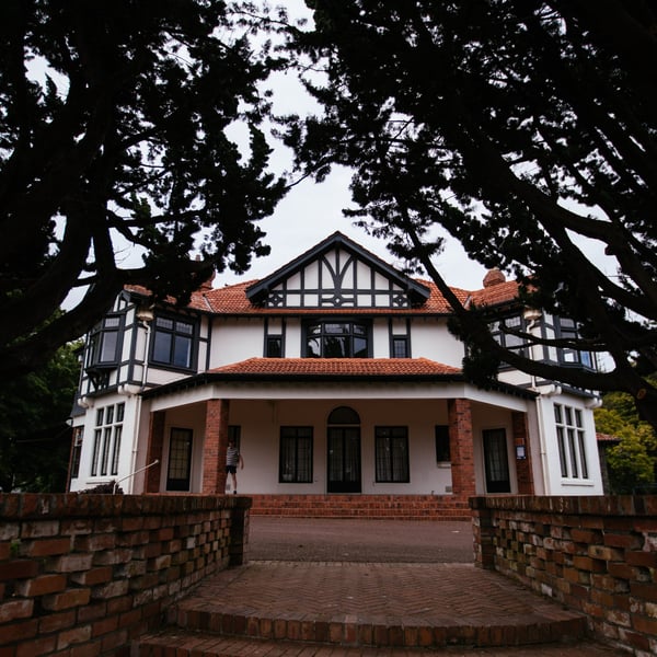 South Auckland community fight to keep heritage building open