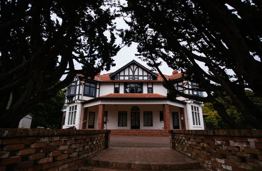South Auckland community fight to keep heritage building open