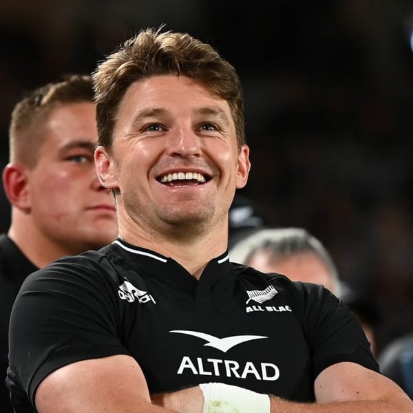 Beauden “ Parete” Barrett comes in clutch for All Blacks despite late England fightback