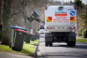 Auckland fortnightly rubbish collection to go on trial