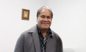 Former students offer to donate kidney to teacher