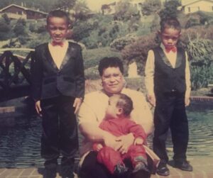 Chris Alosio with siblings and mum. Photo: IG - @chrisalosio